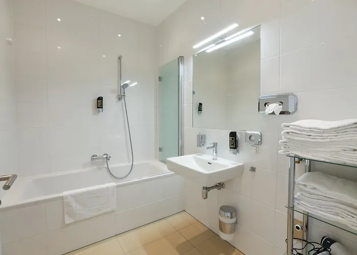 4 Beds And - Contactless Check-in Apartment