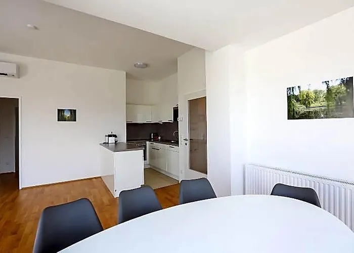 4 Beds And - Contactless Check-in Apartment