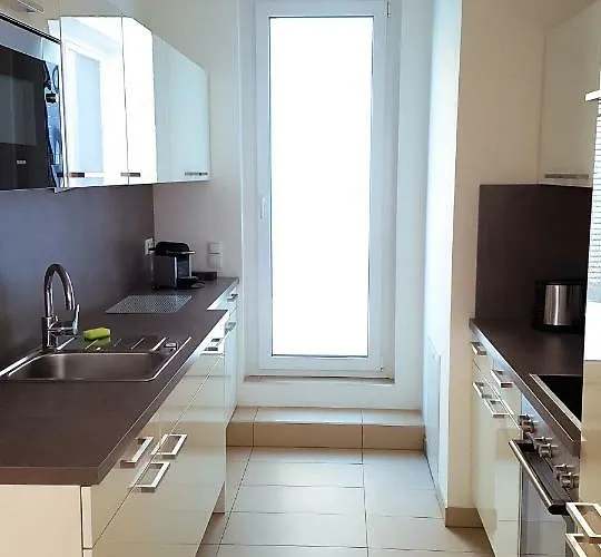 4 Beds And - Contactless Check-in Apartment Vienna