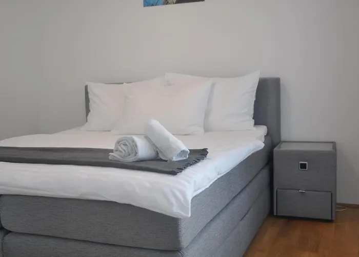 4 Beds And - Contactless Check-in Apartment *