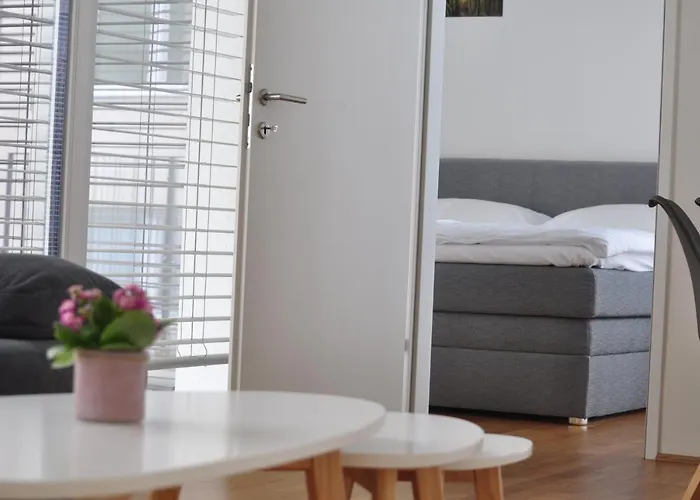 4 Beds And - Contactless Check-in فيينا